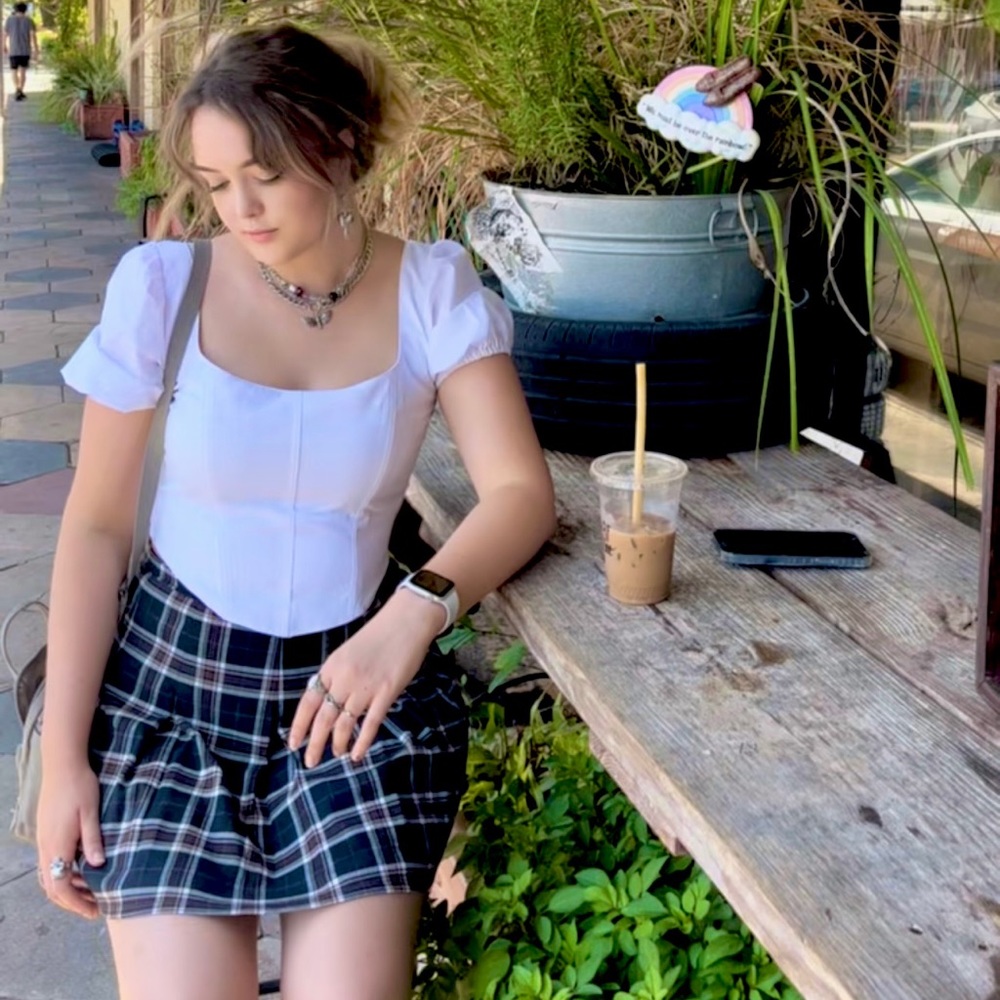 Meet your Posher, Brooke